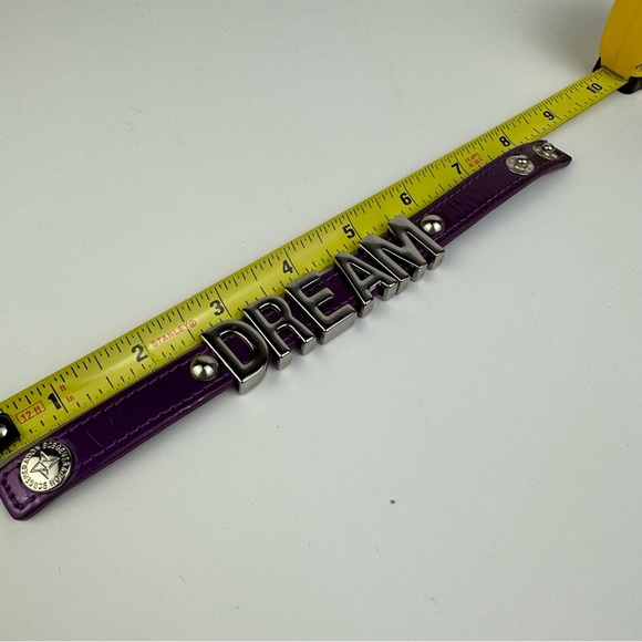 BCBG Generation ‘Dream’ Affirmation Bracelet Snap Cuff Purple Silver Tone w/ Box - Picture 5 of 6